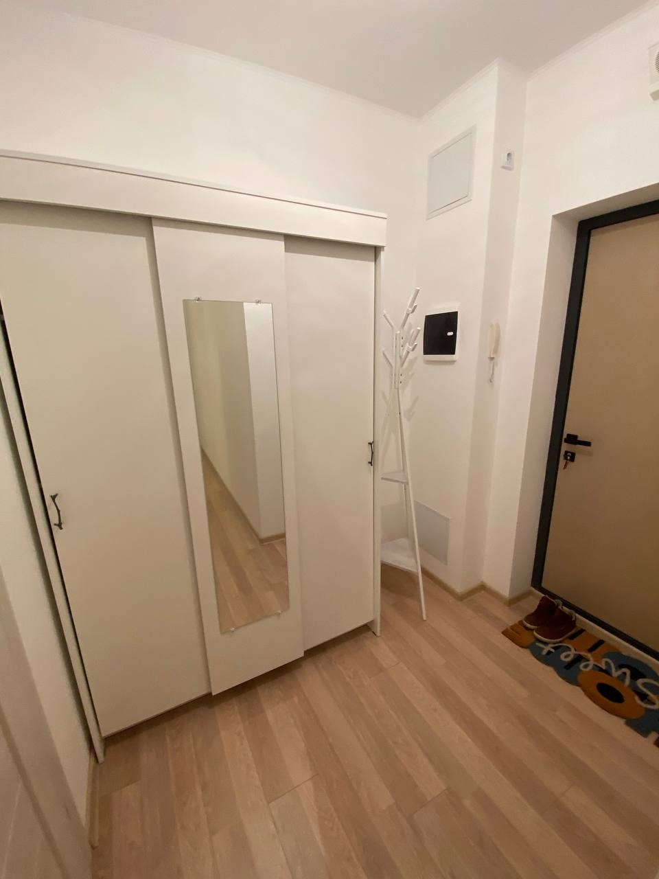 Вот и мой уродец. К сожалению, в принца его не превратить, но куда ж его девать